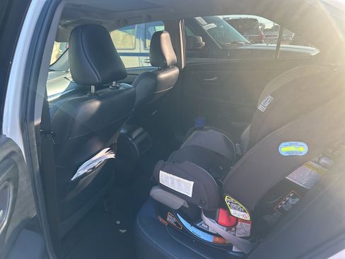 Used 2016 Toyota Camry LE image 8