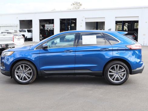 Used 2021 Ford Edge Titanium w/ Equipment Group 301A image 5