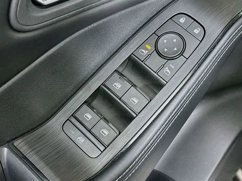 Used 2024 Nissan Rogue SV FWD image 27