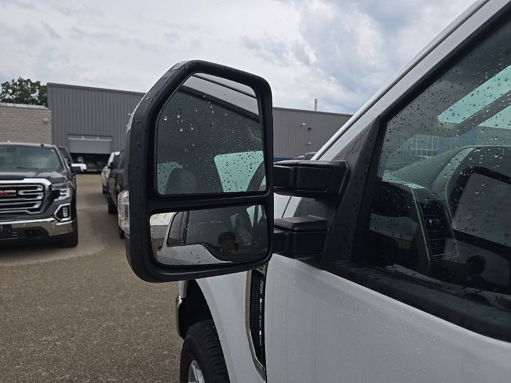 Used 2022 Ford F350 Lariat w/ Lariat Value Package AWD/4WD image 7