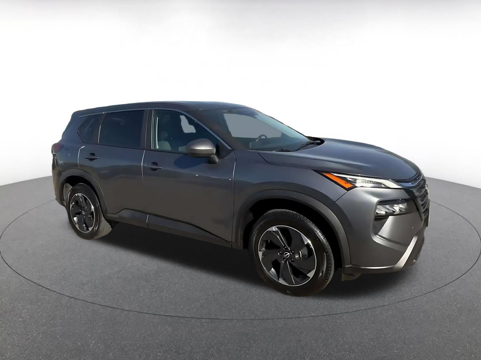 Used 2025 Nissan Rogue SV AWD/4WD image 2
