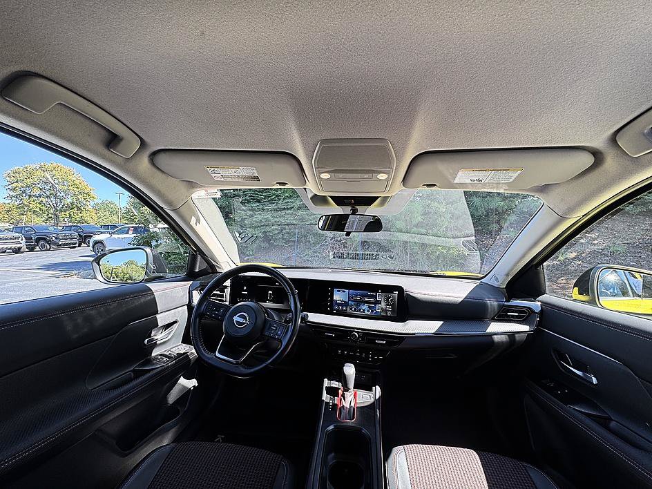 Used 2025 Nissan Kicks SR AWD/4WD image 22