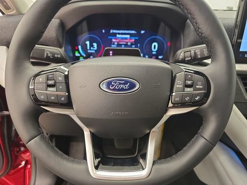 New 2026 Ford Explorer Platinum w/ LUX Leather Package AWD/4WD image 38
