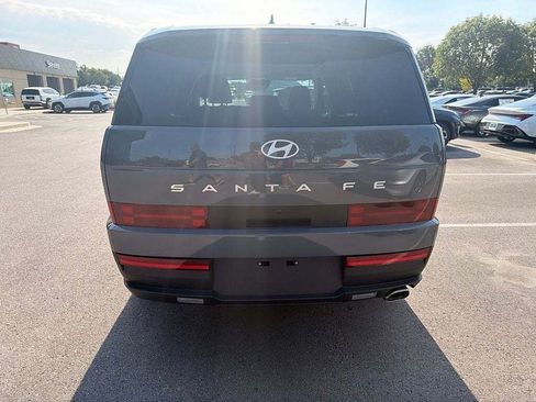 Used 2025 Hyundai Santa Fe SE FWD image 8