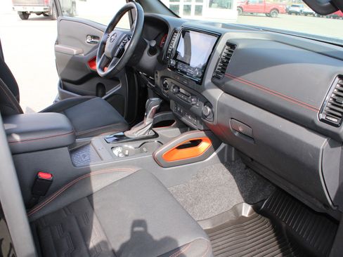 Used 2023 Nissan Frontier PRO-4X w/ Pro Convenience Package AWD/4WD image 8