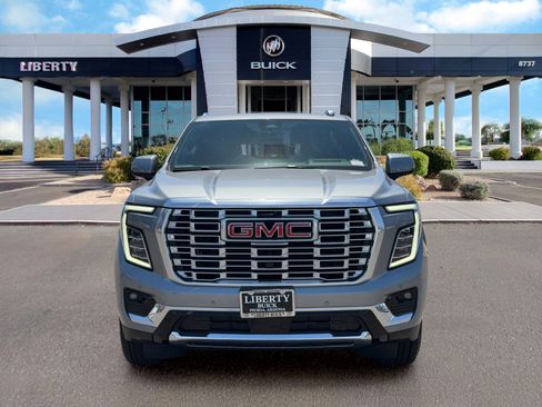 Used 2025 GMC Yukon XL Denali AWD/4WD image 8