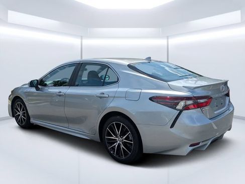 Used 2024 Toyota Camry SE FWD image 5