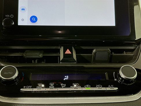 Used 2025 Toyota Corolla LE image 23