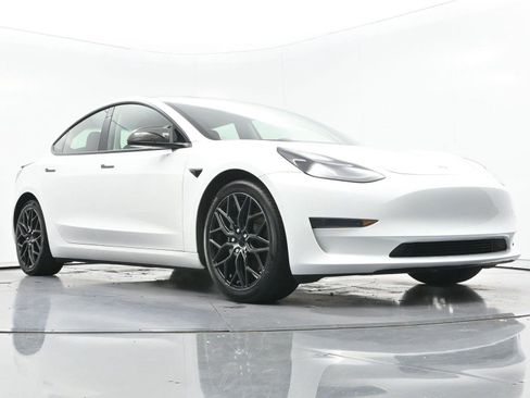 Used 2021 Tesla Model 3 Standard Range Plus RWD image 38
