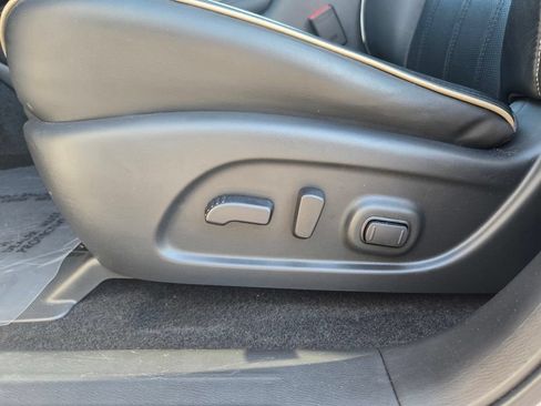 Used 2020 INFINITI QX60 Luxe w/ Essential Package FWD image 16