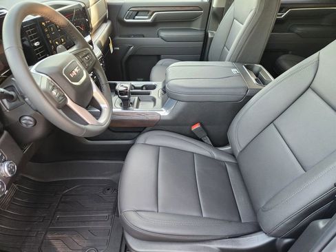 New 2026 GMC Sierra 1500 SLT image 9