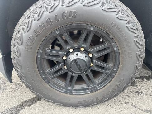 Used 2015 Chevrolet Silverado 2500 W/T AWD/4WD image 2