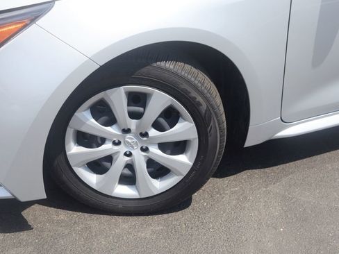 Used 2023 Toyota Corolla LE w/ Carpet Mat Package (TMS) FWD image 11