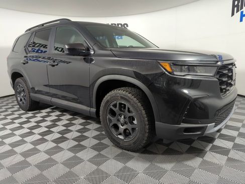 New 2025 Honda Pilot TrailSport image 7
