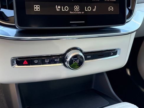 New 2026 Volvo XC90 B6 Ultra w/ Protection Package Premier image 16