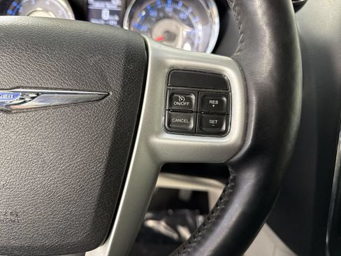 Used 2015 Chrysler Town & Country Touring-L w/ Driver Convenience Group FWD image 14
