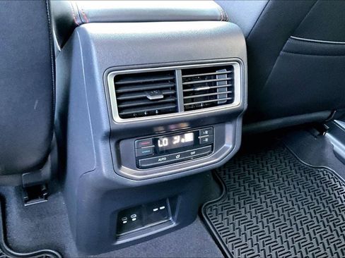 New 2026 Volkswagen Atlas Peak Edition AWD/4WD image 18