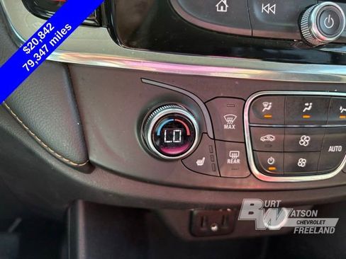 Used 2021 Chevrolet Traverse LT FWD image 19