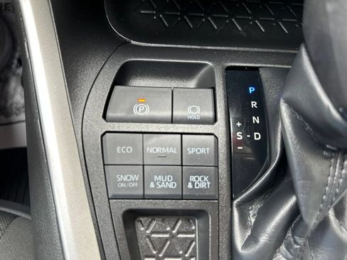 Certified 2021 Toyota RAV4 XLE w/ Convenience Package AWD/4WD image 30