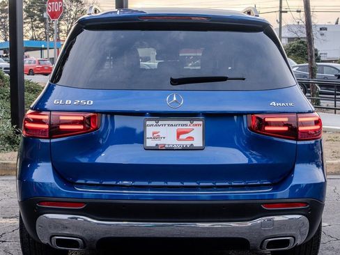 Used 2024 Mercedes-Benz GLB 250 4MATIC image 25