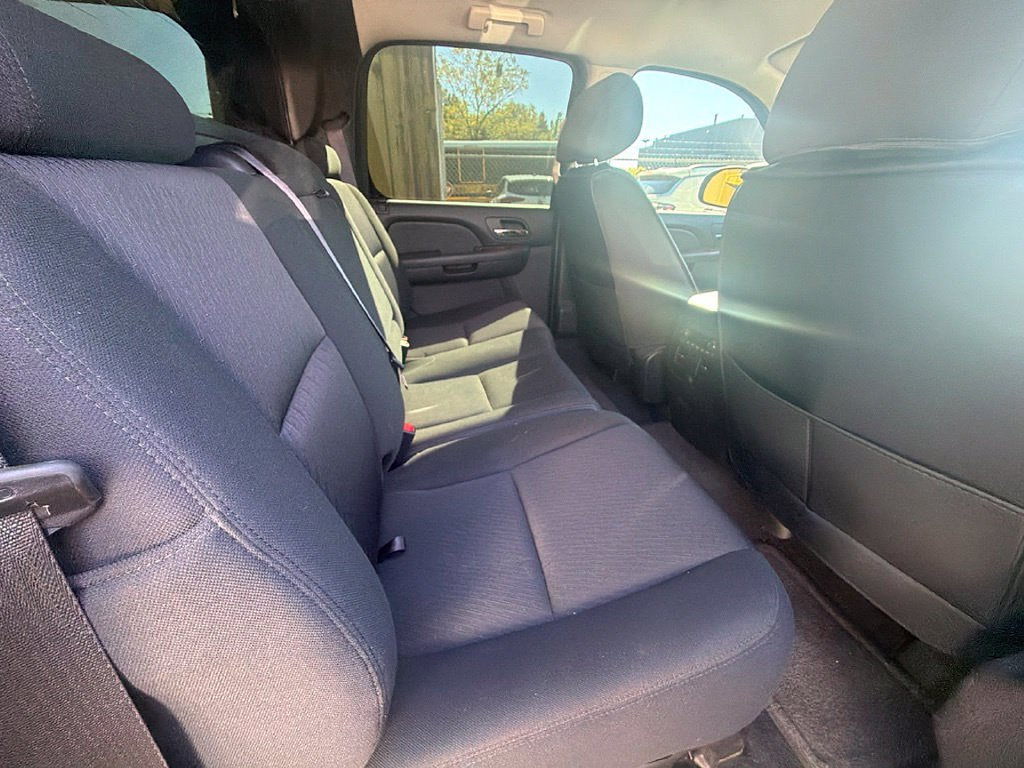 Used 2013 Chevrolet Avalanche LS AWD/4WD image 5