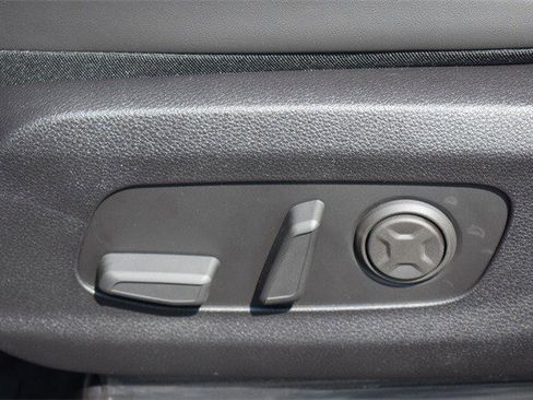 New 2026 Kia Carnival EX image 26