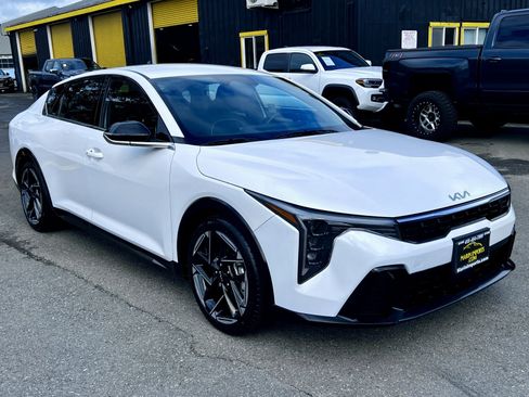 Used 2025 Kia K4 GT-Line image 4