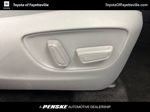 Certified 2026 Toyota Highlander XLE AWD/4WD image 8
