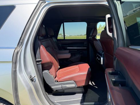 Used 2024 Ford Expedition Max Limited AWD/4WD image 25