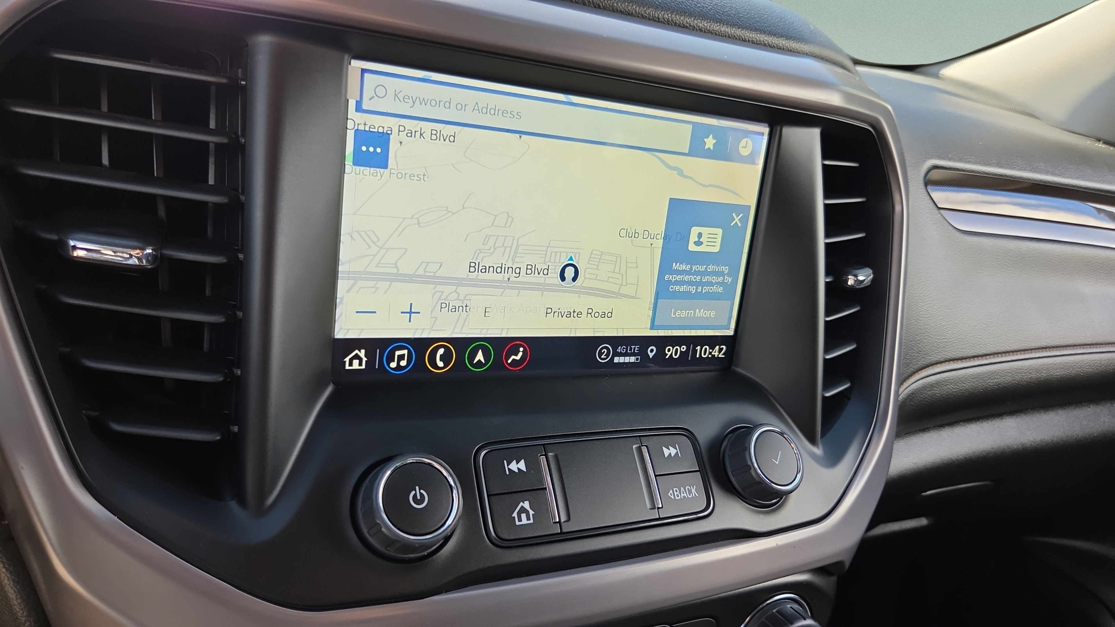 Certified 2023 GMC Acadia AT4 w/ Technology Package AWD/4WD image 19