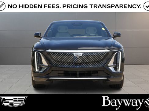 Certified 2024 Cadillac Lyriq Luxury RWD image 2