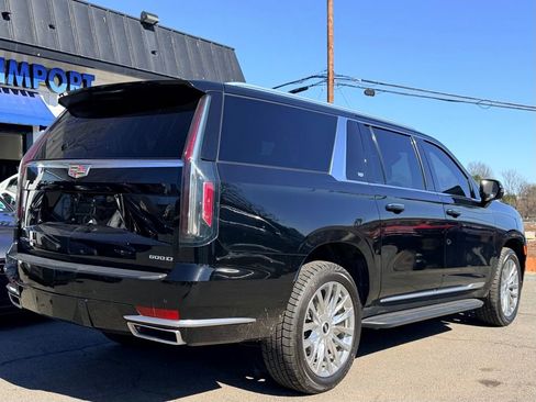 Used 2022 Cadillac Escalade ESV Luxury image 4