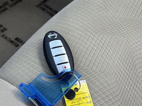 Used 2014 Nissan Rogue SV w/ SV Premium Package FWD image 29