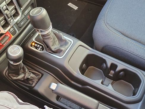 New 2026 Jeep Gladiator Sport AWD/4WD image 8