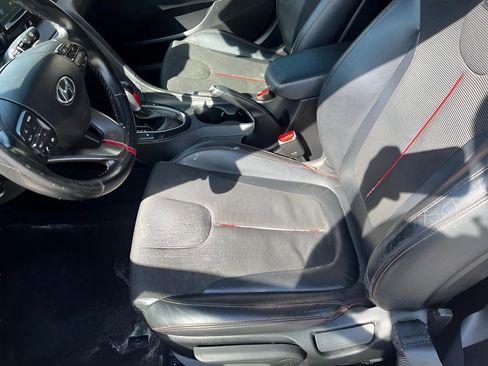 Used 2019 Hyundai Veloster 2.0 Premium image 16