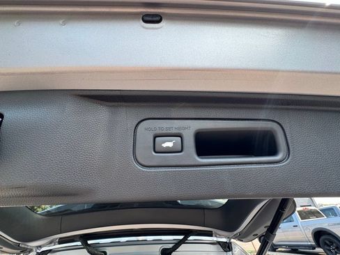 Used 2025 Honda Pilot Touring image 45