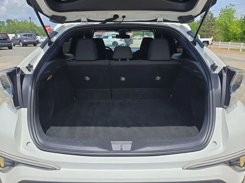 Used 2018 Toyota C-HR XLE FWD image 39