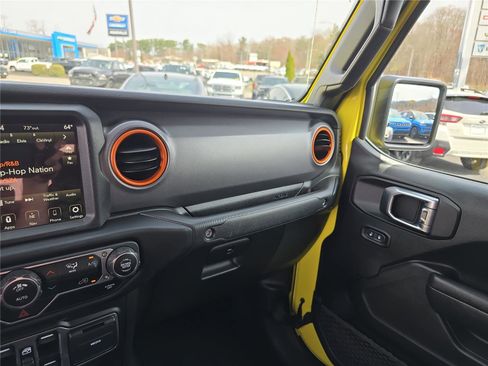 Used 2023 Jeep Gladiator Mojave image 25