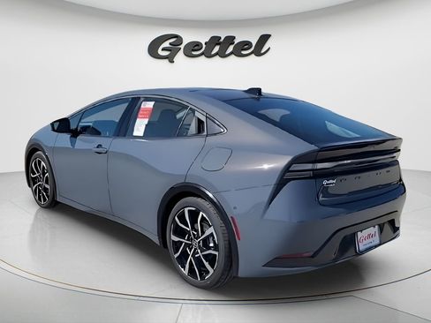 New 2026 Toyota Prius Plug-In Hybrid FWD image 6