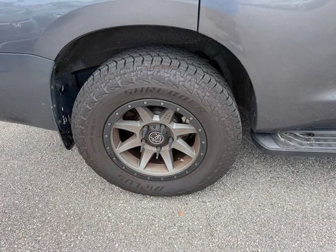 Used 2014 Toyota Sequoia SR5 RWD image 5