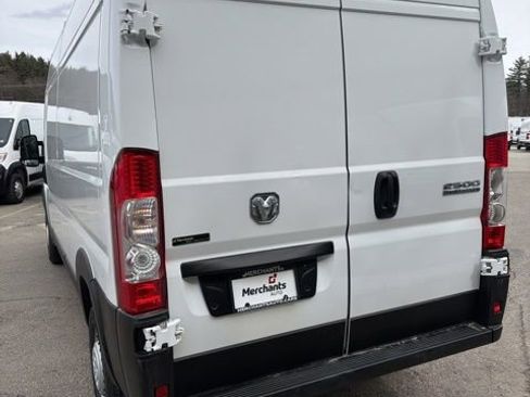 Used 2024 RAM ProMaster 2500 w/ Convenience Group FWD image 7