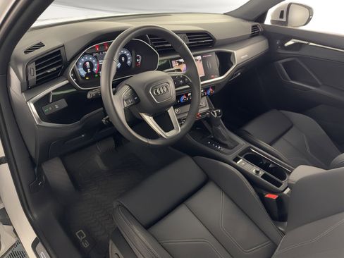 Certified 2025 Audi Q3 2.0T Premium w/ Convenience Package image 4