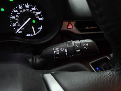 Used 2023 Toyota Sienna XLE FWD image 26
