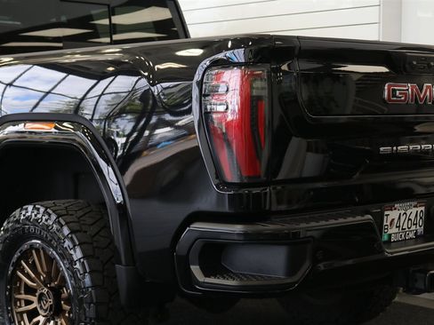 Used 2024 GMC Sierra 3500 AT4 w/ AT4 Premium Plus Package AWD/4WD image 15