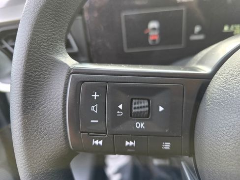 Used 2025 Nissan Kicks S image 19