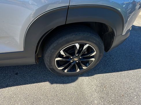 Used 2023 Chevrolet TrailBlazer LT w/ Convenience Package image 12