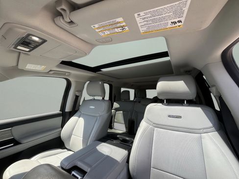 Used 2025 Ford Expedition Max Platinum AWD/4WD image 27