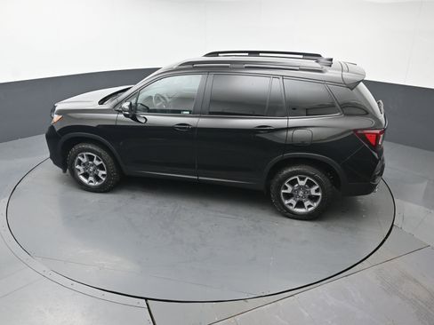 Certified 2023 Honda Passport TrailSport image 40