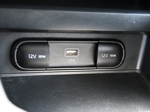 Used 2025 Kia Soul LX w/ LX Technology Package FWD image 22