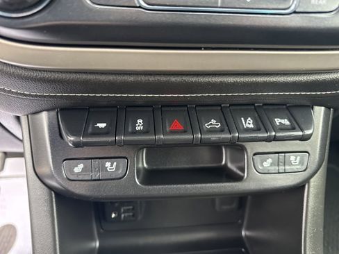 Used 2021 GMC Canyon Denali image 21